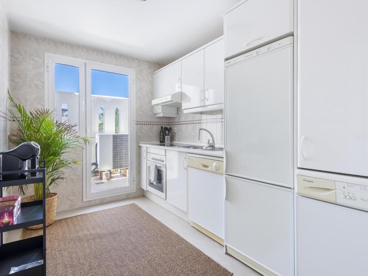 Naranjos Beautiful 1 Bedroom Penthouse Marbella