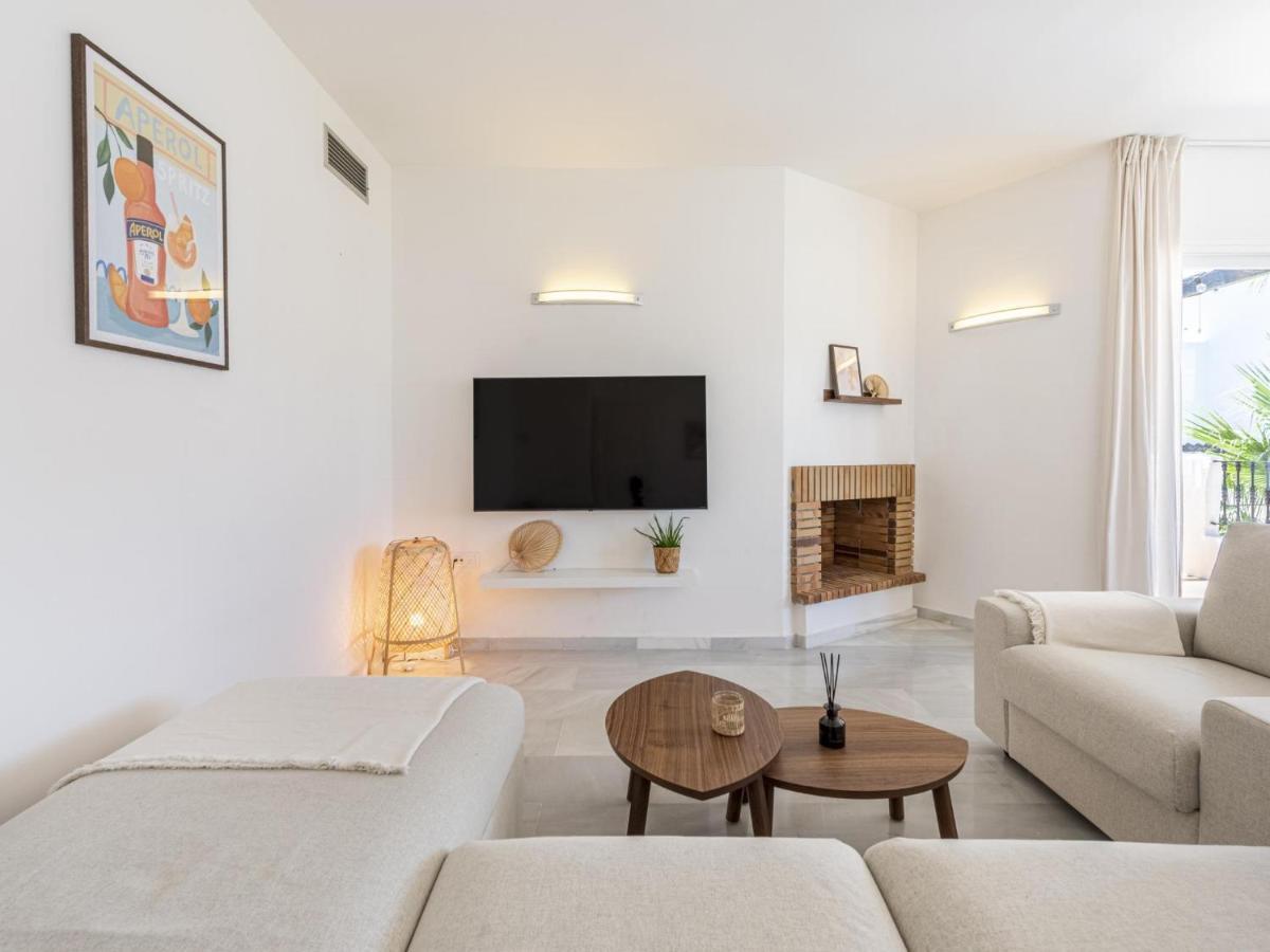 Naranjos Beautiful 1 Bedroom Penthouse Marbella