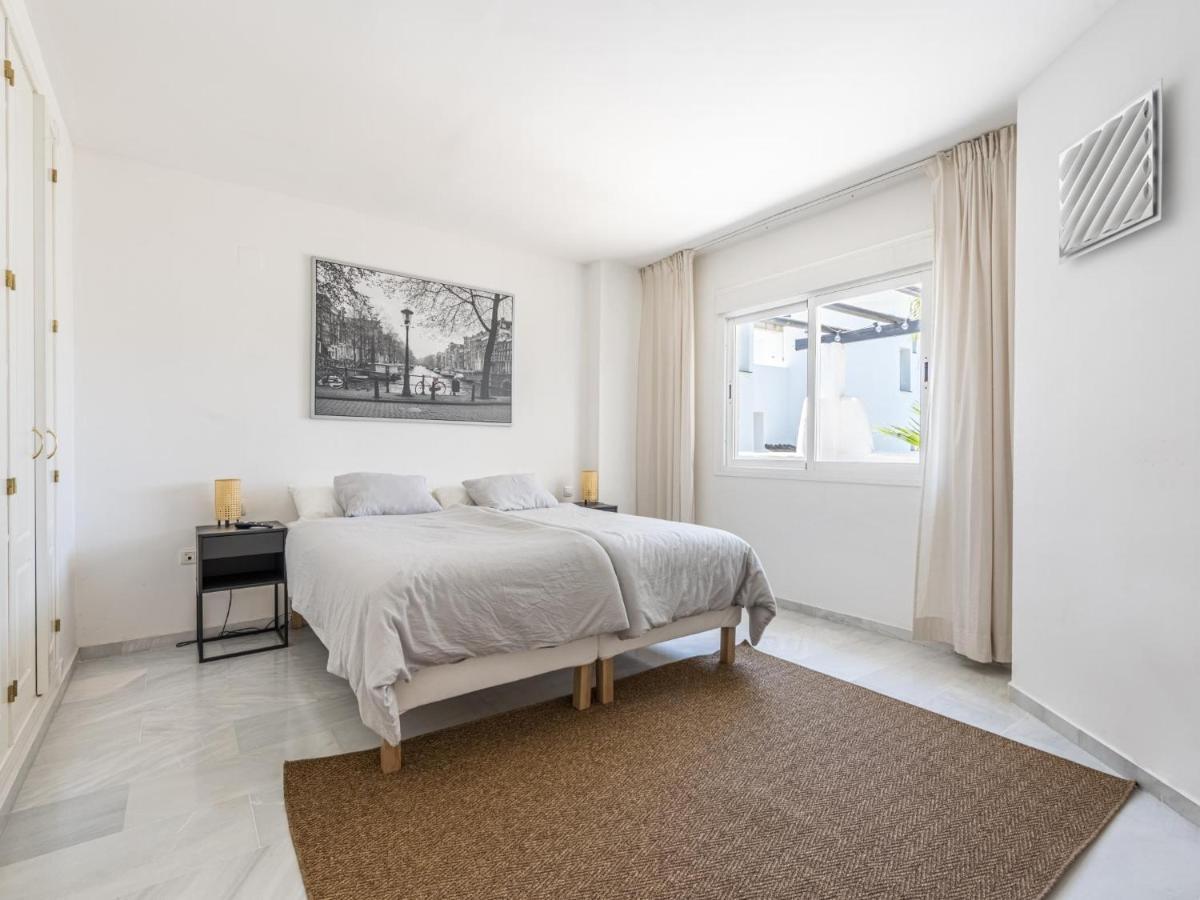 Naranjos Beautiful 1 Bedroom Penthouse Apartamento Marbella