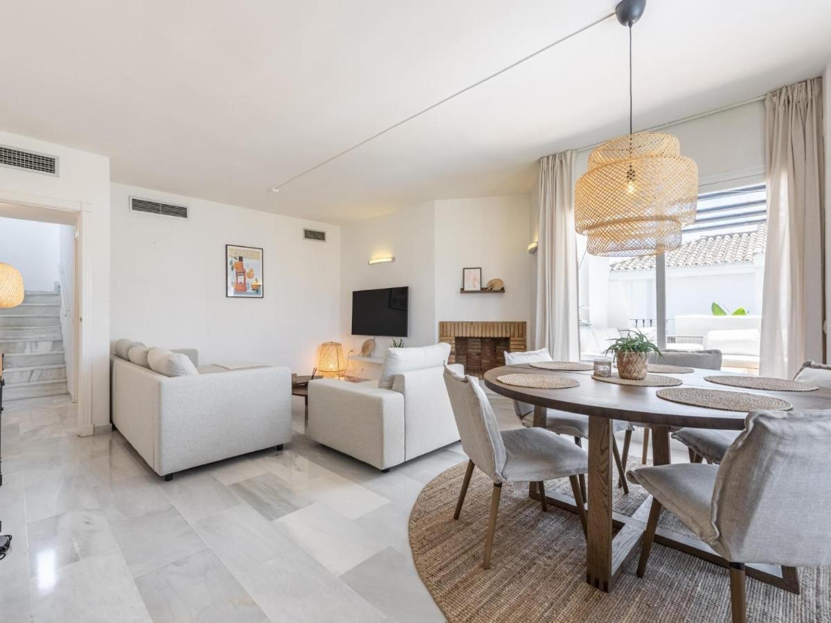 Naranjos Beautiful 1 Bedroom Penthouse Apartamento Marbella